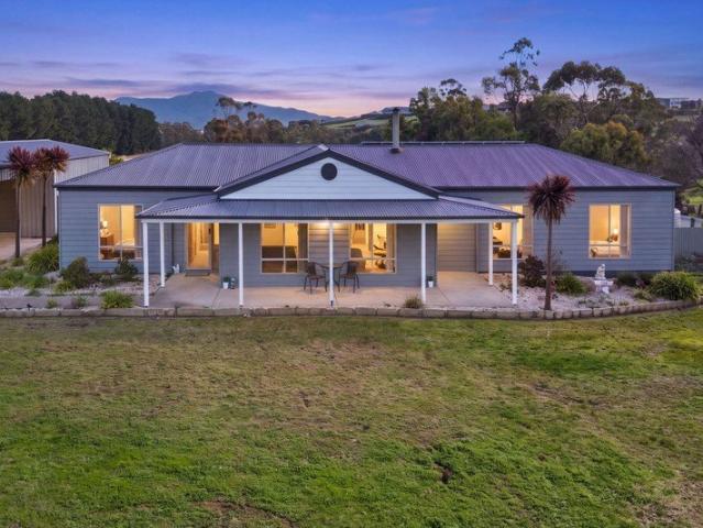 Lifestyle Living with Space, Comfort & Stunning Outlooks
