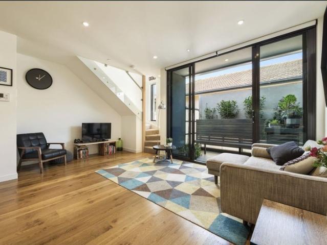 Lifestyle Living with Stylish Warmth in Prime Murrumbeena Location