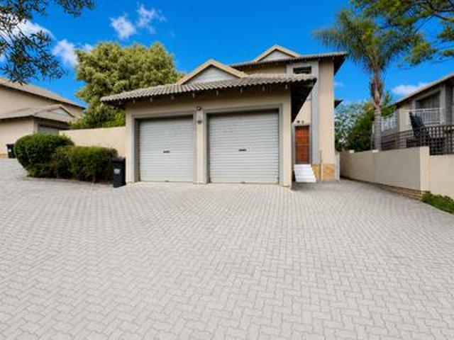 lifestyle listing ruimsig country estate