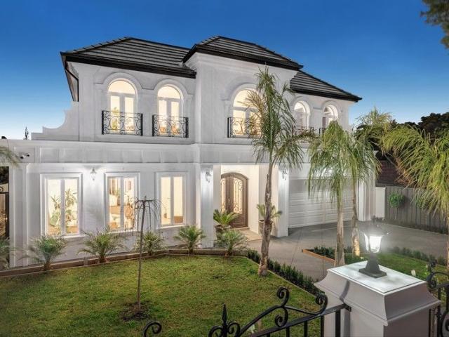 Lifestyle, Luxury and Location!