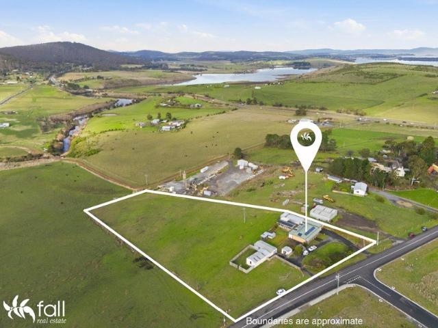 Lifestyle, Space & Endless Possibilities on 1.48 Hectares