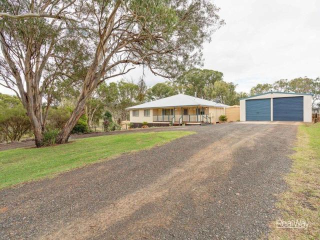 Lifestyle, Space & Horse Ready Acreage close to Highfields