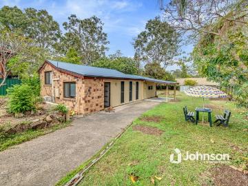 LIFESTYLE, SPACE & POTENTIAL ON A HUGE 1,118m² ALLOTMENT