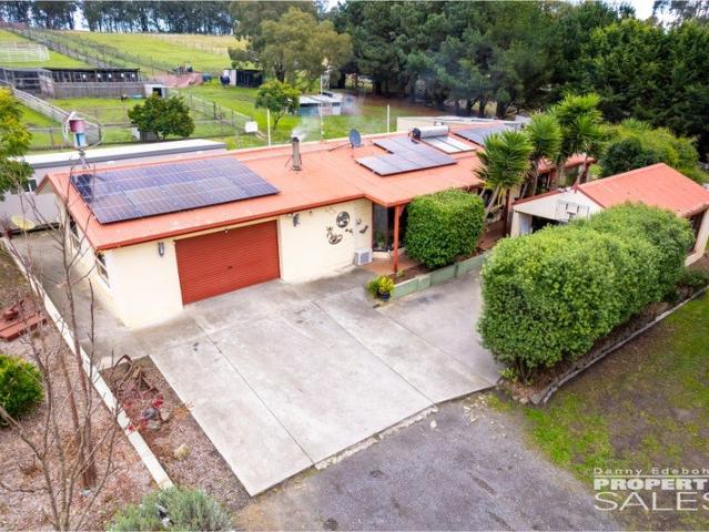 Lifestyle, Space & Versatility on 5.38 Acres