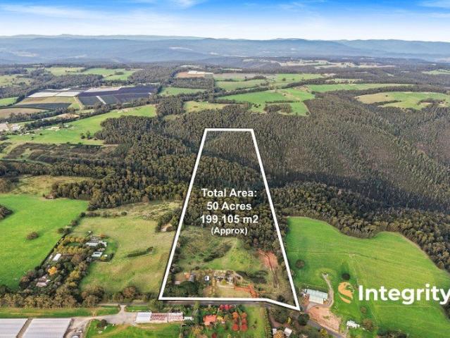 Lifestyle, Space, Views and Opportunity on 50 Acres