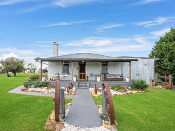 Lifestyle Property: Embrace the Perfect Balance of Comfort and Nature