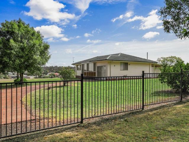Lifestyle Property / Enormous Future Potential / 3 1 3 / 6.67 Acres