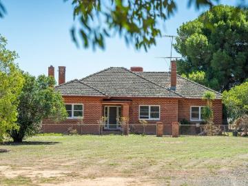 Lifestyle property Henty