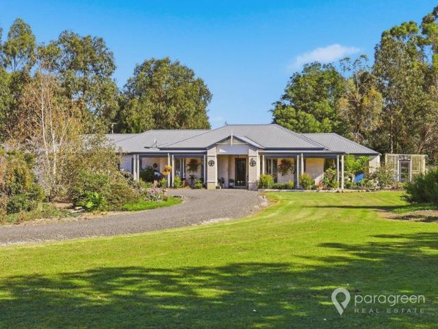 Lifestyle Property Just Minutes from Main Street