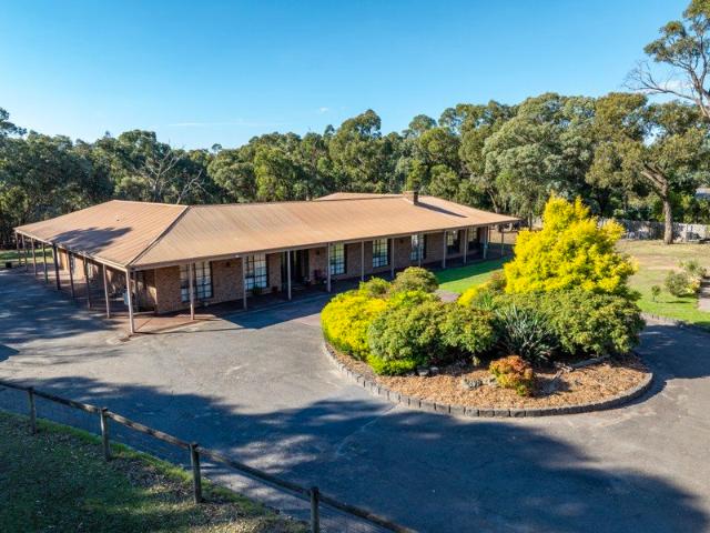 Lifestyle Retreat with Self Contained Accommodation & Endless Potential