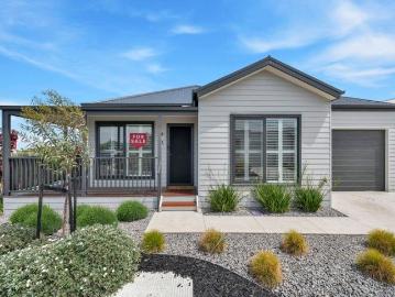 Wollert, Whittlesea Area, Victoria - Garden
