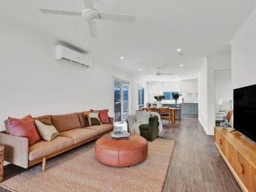 Wollert, Whittlesea Area, Victoria - Equipped kitchen