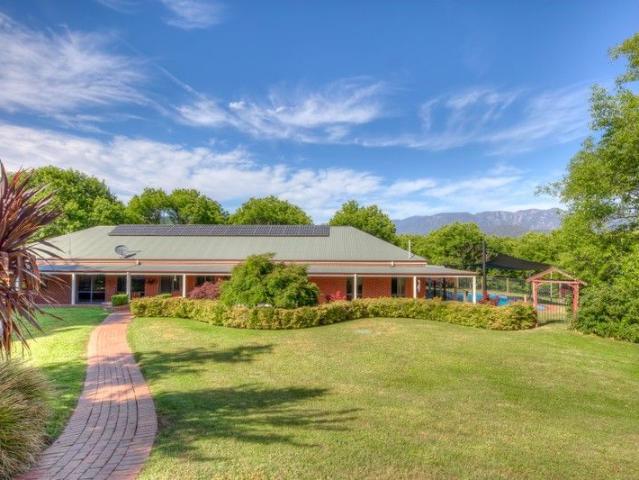 Lifestyle With Income On The Edge Of Town