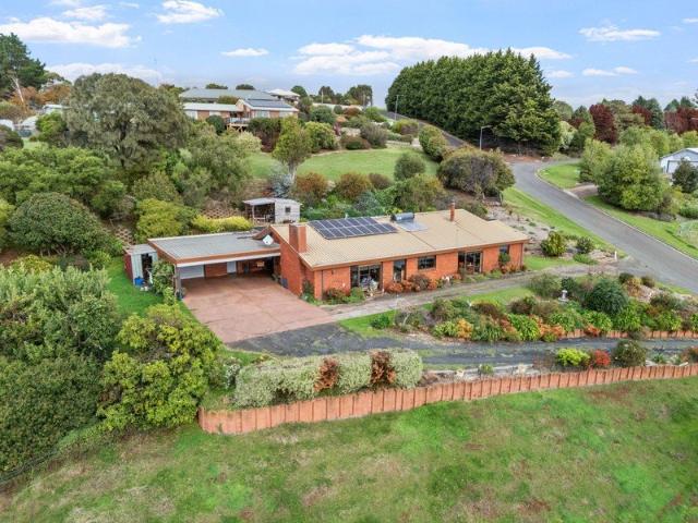 Lifestyle with Space, Character & Coastal Views