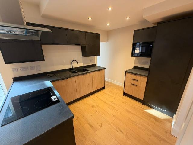 Lifford Road, Doncaster DN2 4BY