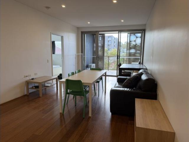 Light, airy and spacious quality two bedroom apartment in the heart of Rosebery for rent