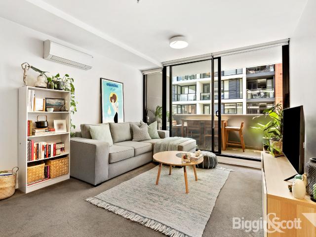 LIGHT AND BRIGHT ONE BEDROOM APARTMENT!