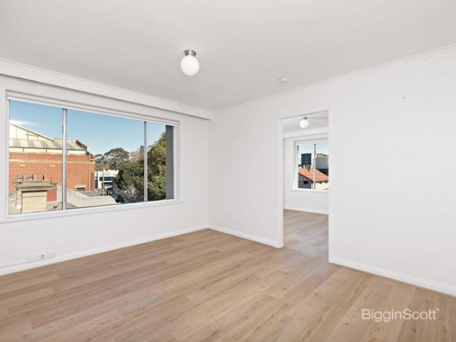 LIGHT AND BRIGHT ONE BEDROOM APARTMENT WITH CITY VIEWS!