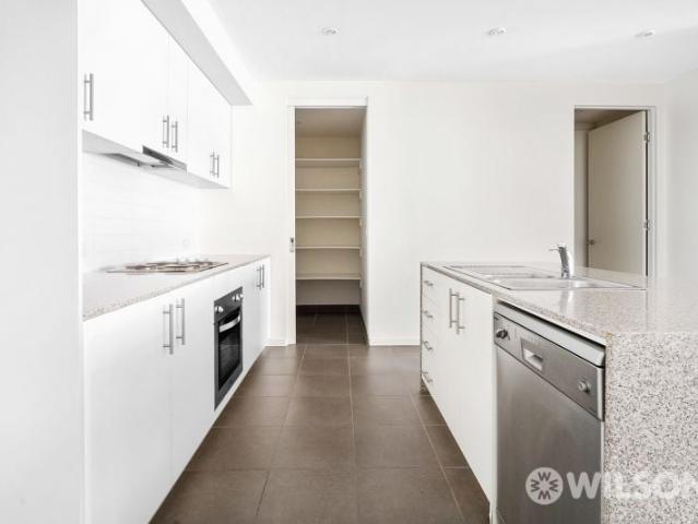 Light and bright and very spacious apartment on the first floor