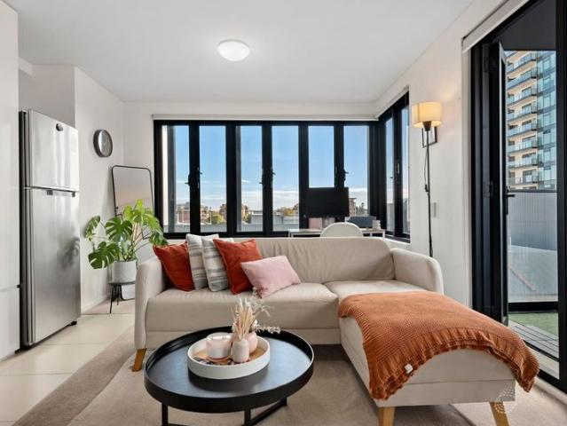 Light and Bright Apartment in Adelaide's East End