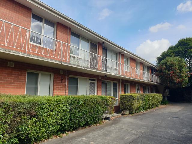 Light and Bright First Floor 1 Bedroom Apartment