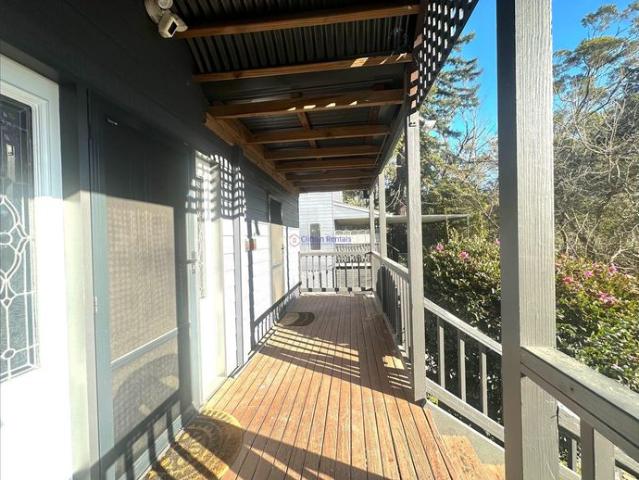 Light and Bright Hazelbrook Unit