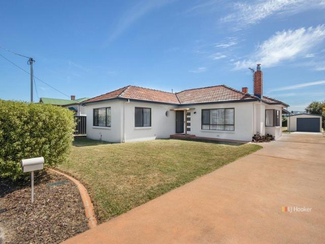 Light and Bright Home in Central Ulverstone