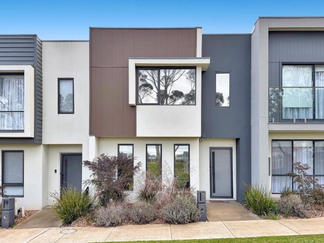 Light and Bright home in Charlemont