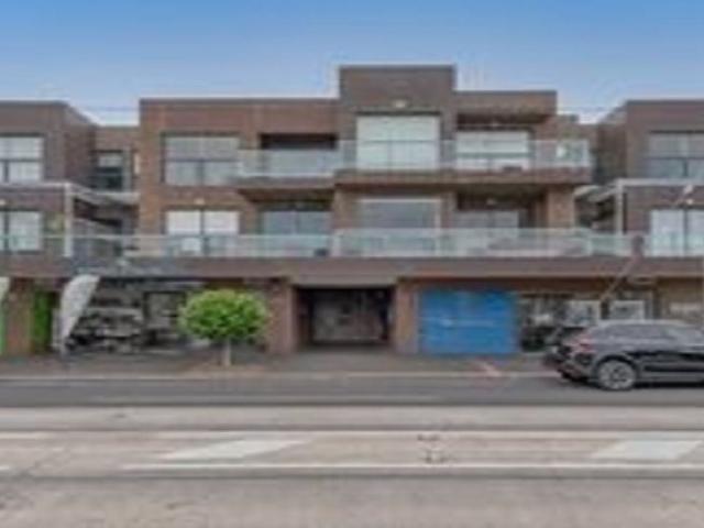 LIGHT AND BRIGHT TWO BEDROOM APARTMENT.