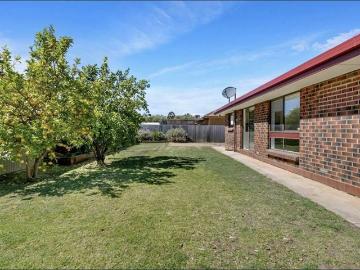 Light and Bright 3 bedroom Family Home