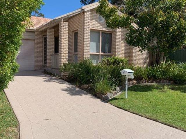 Light and bright 3 bedroom home in quiet cul de sac