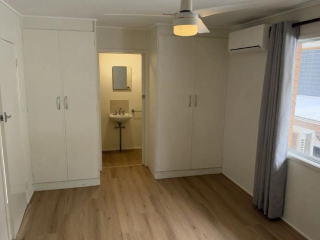 Light & Breezy First Floor Unit in Quiet Cul de Sac
