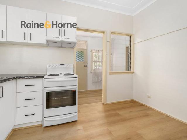 Light & Bright 3 Bedroom Home with Brand New Kitchen