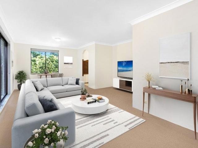 Light & Bright 2 Bedroom Apartment with Lock up Garage