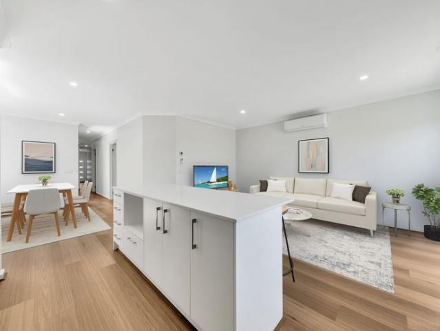 LIGHT & BRIGHT 4 BEDROOM HOME IN THE AUSTIN ESTATE