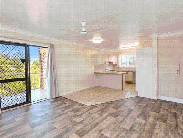 Light, Bright & Convenient Living in North Ward