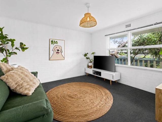 Light, Bright and conveniently located