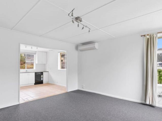 Light, Bright and Spacious Family Home
