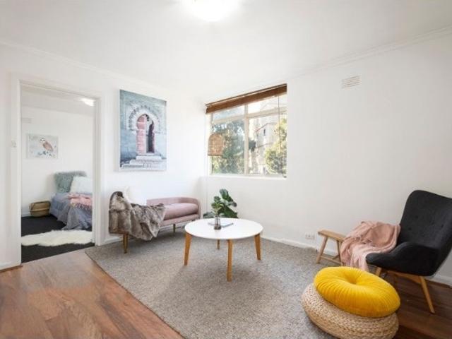 LIGHT BRIGHT AND SPACIOUS
