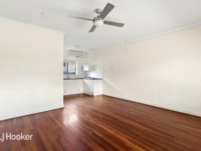 Light, Bright & Airy 2 Bedroom Unit