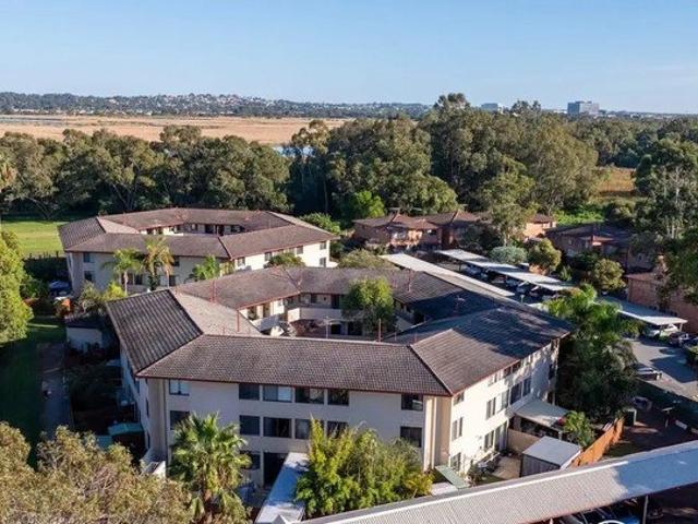 LIGHT, BRIGHT & FRESHLY RENOVATED FANTASTIC WEMBLEY LOCATION