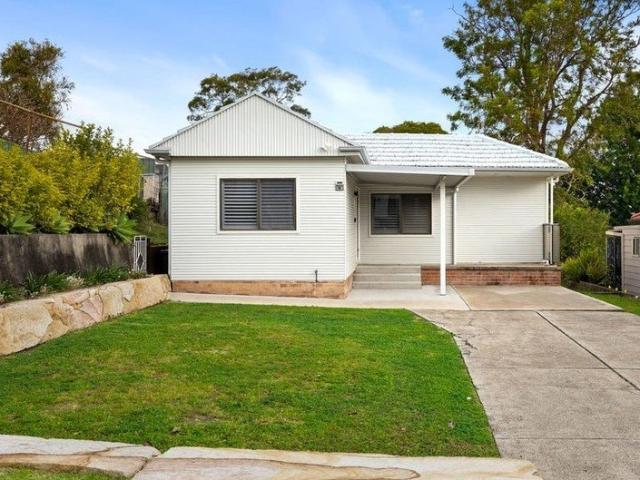Light, Bright & Full of Cottage Charm on 727sqm
