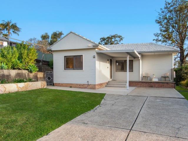 Light, Bright & Full of Cottage Charm on 727sqm