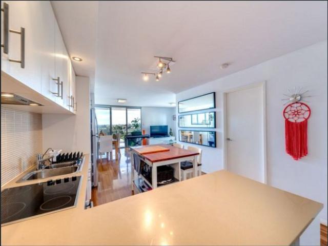 LIGHT & BRIGHT, FURNISHED APARTMENT