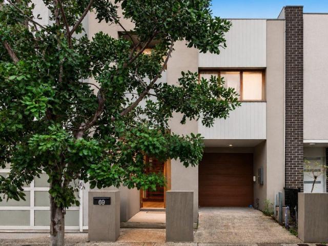 Light, Bright & Low Maintenance Modern Living