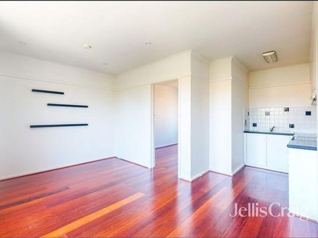 Light & Bright Living in Boutique Block
