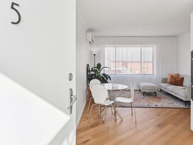 Light, Bright & Modern Low Maintenance Unit Living