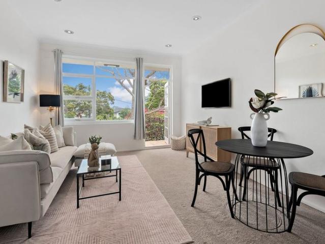 Light & bright stylish apartment in prime Balgowlah location