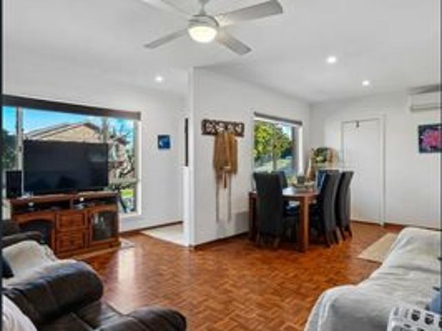 Light, Bright & Perfectly Positioned Coastal Living
