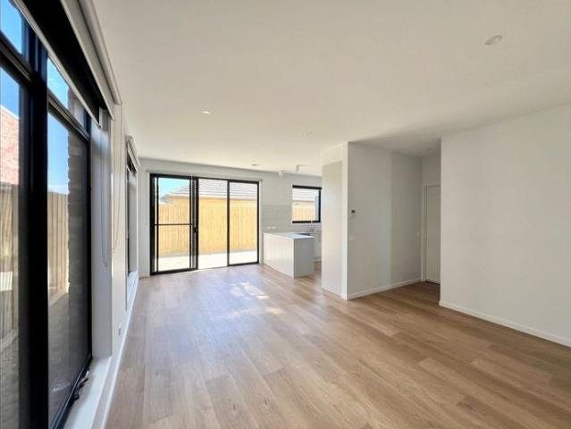 Light, Bright & Ready to Move In!